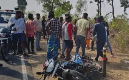 Giridih Crash: तिसरी में दो बाइकों की रूह कंपा देने वाली भिड़ंत, टक्कर से बाइक का इंजन तक उखड़ा, तीन युवक लहूलुहान होकर गिरे