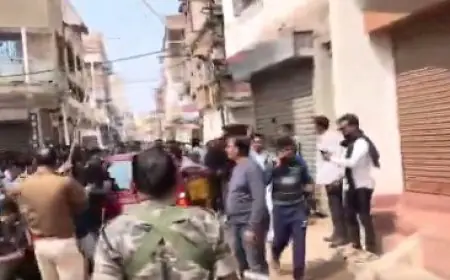 Giridih Clash: गिरिडीह में वार्ड प्रत्याशियों के समर्थकों में खूनी संघर्ष, बूथ नंबर 1 और 2 पर जमकर चले लाठी-डंडे, 4 घायल होने से मचा हड़कंप