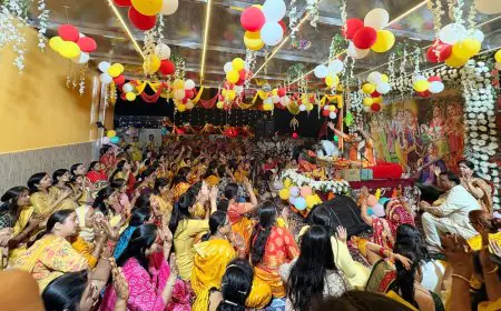 Golmuri Devotion: गोलमुरी में गूंजा 'नंद के आनंद भयो', कृष्ण जन्मोत्सव पर झूम उठे श्रद्धालु, आचार्य सुरेश ने बताया दुष्टों के संहार का रहस्य