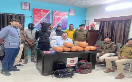 Ranchi Raid: संबलपुर-जम्मूतवी एक्सप्रेस के S-7 कोच में बिछा आरपीएफ का जाल, 8 लाख का गांजा जब्त, यूपी-ओडिशा के तस्कर गिरफ्तार