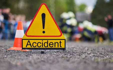 Chaibasa Road Accident: चाईबासा में भीषण टक्कर, शादी से लौट रहे ऑटो को कार ने रौंदा, एक महिला की मौत और 9 घायल