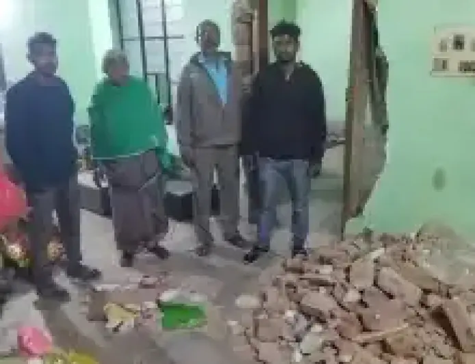 Sonari Dispute: मकान मालकिन की मौत के बाद खूनी जंग, 15 साल पुराने किराएदार और 'कथित भाई' के बीच बवाल, वसीयत और जेवर लूटने के आरोपों से दहला सोनारी