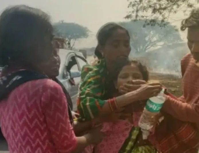 Ranchi Tragedy: बुढ़मू में 11 हजार वोल्ट की चपेट में आया मासूम, करंज के पेड़ पर चढ़ा था दतवन तोड़ने, बिजली की चिंगारी से नीचे लगी आग