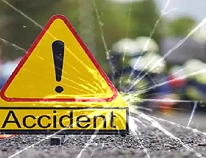 Ranchi Road Accident: रांची मतगणना केंद्र के पास इनोवा और ट्रक की जोरदार भिड़ंत, ट्रांसपोर्ट नगर में मची अफरा-तफरी