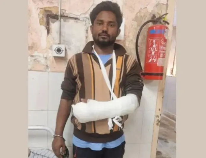 Lohardaga Arrest: TSPC कमांडर आदिल जफर गिरफ्तार, पहली मंजिल से कूदकर भागने की कोशिश में पैर टूटा