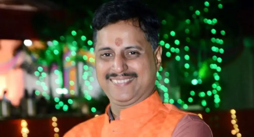 Budget 2026 : बजट 2026 देख झूम उठे जमशेदपुर के युवा, देवशीष झा ने बताया इसे भविष्य का गेमचेंजर, व्यापार और मजदूरी में अब आएगा बड़ा उछाल