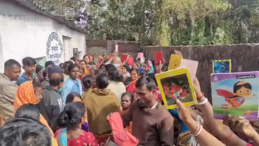 Ration Scam: घोड़ाबांधा में सरकारी राशन दुकान का घेराव, फिंगरप्रिंट लेकर भी नहीं दिया अनाज, डीसी तक पहुँचा एमओ और दुकानदार की मिलीभगत का मामला