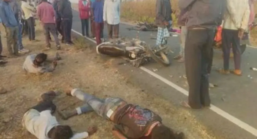 Dumka Collision: दो बाइकों की आमने-सामने भीषण भिड़ंत, बदरू देहरी की मौके पर मौत और चार लोग लहूलुहान