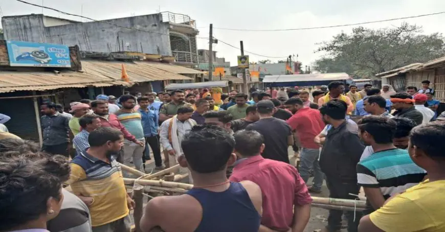 Rajmahal Murder: कल्याणचक बाजार में टोटो विवाद में खूनी खेल, ड्राइवर की सरेआम हत्या और भाई को किया अधमरा, सीसीटीवी में कैद हुई वारदात