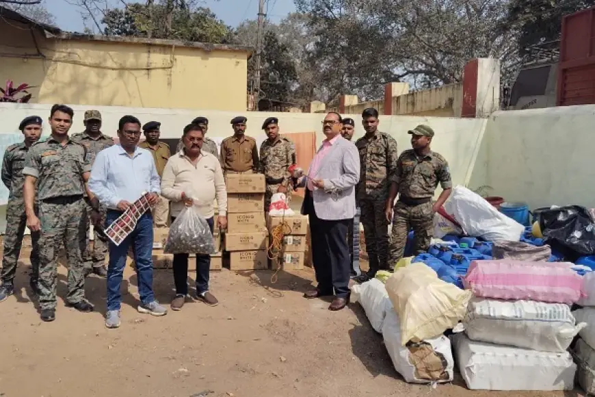 Bokaro Raid: बोकारो में नकली शराब की फैक्ट्री का भंडाफोड़, घर के अंदर ब्रांडेड बोतलों में भरा जा रहा था जहर, होली और चुनाव से पहले मौत का सामान जब्त