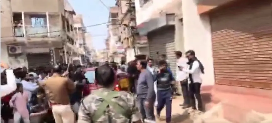 Giridih Clash: गिरिडीह में वार्ड प्रत्याशियों के समर्थकों में खूनी संघर्ष, बूथ नंबर 1 और 2 पर जमकर चले लाठी-डंडे, 4 घायल होने से मचा हड़कंप