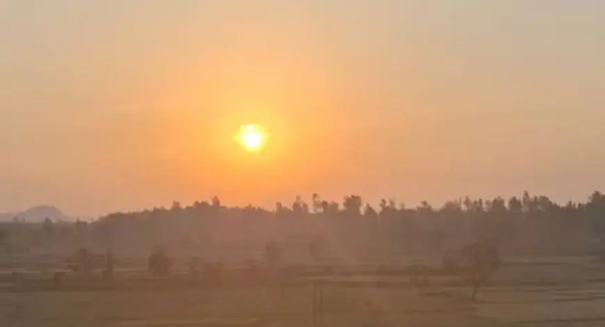 Jharkhand Weather: झारखंड में बिन मौसम बरसात ने फिर लौटाई ठंड, जमशेदपुर-चाईबासा समेत कई जिलों में गिरा पारा