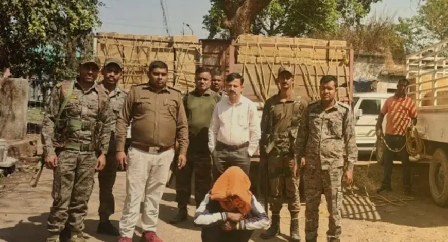 Palamu Raid: होली से पहले पलामू में शराब माफिया का साम्राज्य ध्वस्त, पक्के मकान से 42 लाख की अंग्रेजी शराब जब्त, 4 तस्कर फरार