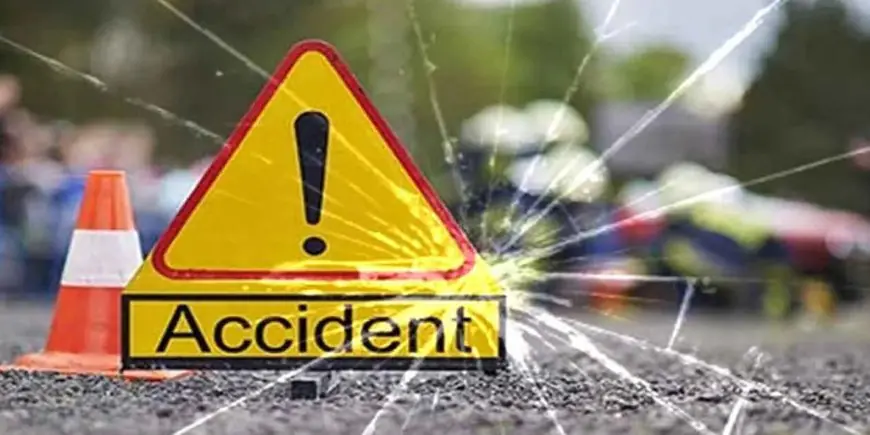 Ranchi Road Accident: रांची मतगणना केंद्र के पास इनोवा और ट्रक की जोरदार भिड़ंत, ट्रांसपोर्ट नगर में मची अफरा-तफरी
