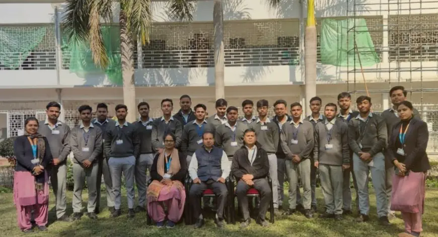 NTTF Campus Selection: जमशेदपुर के 15 छात्रों का वीवो कंपनी में चयन, 3.6 लाख के भारी पैकेज पर लगी मुहर, नोएडा में दिखा एनटीटीएफ का जलवा