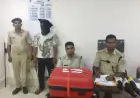Ulidih Raid: जमशेदपुर के उलीडीह में प्रतिबंधित कोरेक्स कफ सिरप का जखीरा बरामद, कोलकाता से लाया गया था माल, जीशान अहमद गिरफ्तार