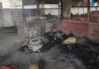 Gumla Fire :  गुमला के बाजारटांड़ में आधी रात को भीषण आग का तांडव, जिंदा जल गईं 150 मुर्गियां, कबाड़ी की दुकान जलकर हुई राख