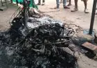 Seraikela Arson: सरायकेला में नई स्कूटी को बदमाशों ने आधी रात लगाई आग, 18 मार्च को ही शोरूम से आई थी घर, रंजिश या साजिश?