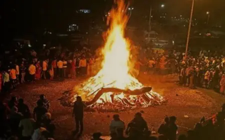 Holi-Dahan Confusion: होलिका दहन:,2 या 3 मार्च? चंद्रग्रहण ने बिगाड़ा खेल, भद्रा और सूतक के बीच जानें पूजा का सबसे सटीक मुहूर्त