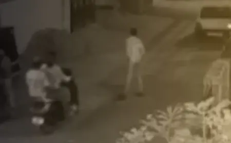 Azadnagar Kidnapping Attempt : स्कूटी सवार 3 बदमाशों ने बच्चे को उठाने की कोशिश की, चीख सुनकर भागे किडनैपर, CCTV में कैद हुई करतूत