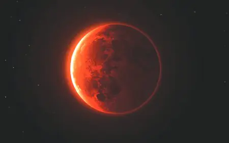 Chandra Grahan: आज आसमान में दिखेगा 'ब्लड मून', 100 साल बाद बना ऐसा दुर्लभ नजारा, भूलकर भी न करें ये गलतियां