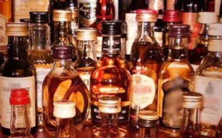 Ranchi Raid: रांची में भंडाफोड़: पॉश हिनू इलाके के घर में चल रही थी मिनी शराब फैक्ट्री, होली पर खपाने की थी तैयारी, 3 गिरफ्तार