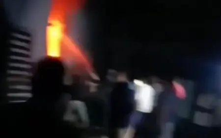 Palamu Fire: पलामू में तांडव: रेड़मा की पानी टंकी के पास गोदाम में लगी भीषण आग, लाखों का सामान जलकर खाक