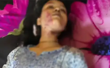 Gamharia Suicide: निर्मल पथ पर महिला ने लगाई फांसी, घर के भीतर फंदे से लटकती मिली लाश, परिजनों में मचा कोहराम