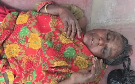 Chakradharpur Mob :  चक्रधरपुर में बच्चा चोर समझकर बुजुर्ग महिला को बेदम पीटा, मौत के मुंह से पुलिस ने निकाला