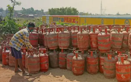 Gas Crisis : ईरान युद्ध से भारत में गैस हाहाकार, सात राज्यों में कॉमर्शियल सप्लाई बंद, जमाखोरी रोकने को सख्त कानून लागू