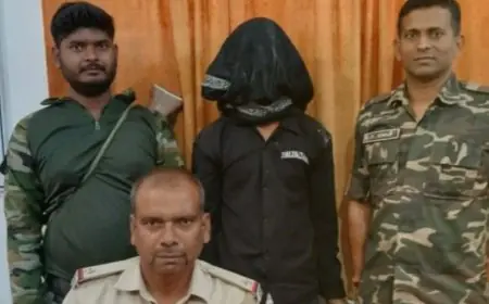 Palamu Arrest: पलामू में ट्रेन पकड़ने की फिराक में खड़ा तस्कर दबोचा गया, बैग से निकला 670 ग्राम 'काला सोना