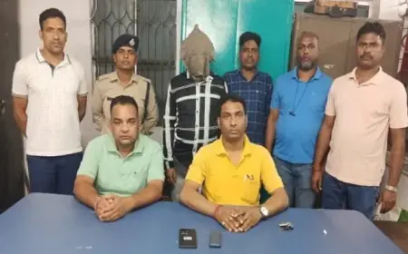 Tatanagar Arrest :  टाटानगर स्टेशन पर 'ऑपरेशन यात्री सुरक्षा' का बड़ा धमाका, राउरकेला का शातिर मोबाइल लुटेरा रंगेहाथ गिरफ्तार