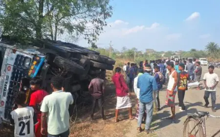 Potka Crash : हल्दीपोखर में कार को घसीटता ले गया हाईवा, ईद की खुशियां मातम में बदली, टाटा-ओडिशा मार्ग पर भारी बवाल