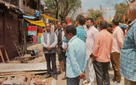 Khunti Crash : खूंटी में बिना ड्राइवर के काल बना ट्रेलर, मुरहू चौक पर 5 दुकानों को रौंदा, मलबे में तब्दील हुआ लाखों का सामान