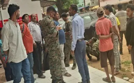 Khunti Firing: खूंटी के तोरपा में गैस एजेंसी संचालक के घर पर अंधाधुंध फायरिंग, कार को बनाया निशाना, मची भारी भगदड़