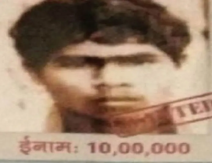 Latehar Naxal:  बच्चा चोर समझकर ग्रामीणों ने जिस शख्स को दबोचा, वह निकला 10 लाख का इनामी नक्सली कमांडर