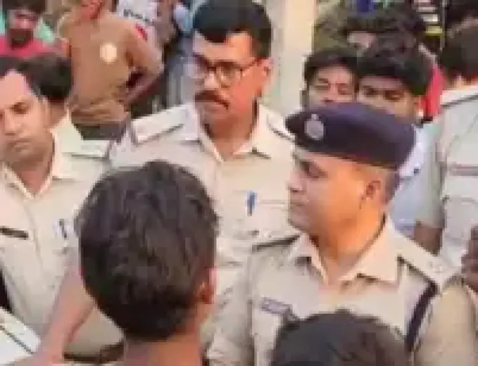 Sidhgora Tragedy : नशे में धुत हाइवा चालक ने 10 साल के राज को कुचला, सिदगोड़ा में शव रख सड़क जाम, भारी तनाव