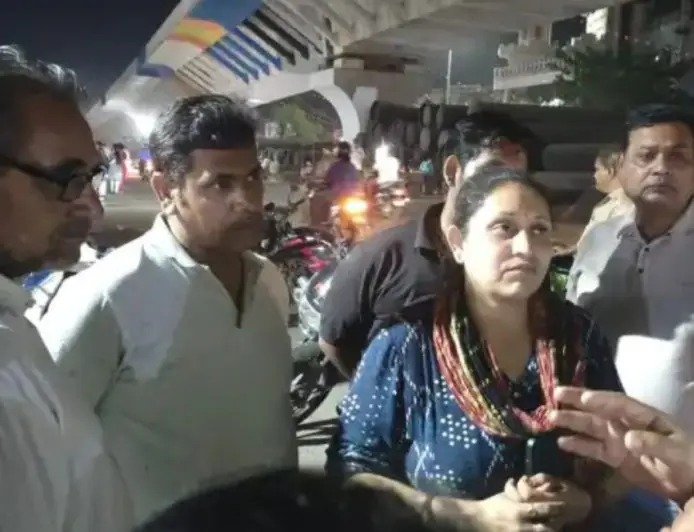 Mango Clash:  मानगो में दुकान कब्जे को लेकर चले लात-घूंसे, 20 लाख की चोरी और दीवार तोड़ने का संगीन आरोप