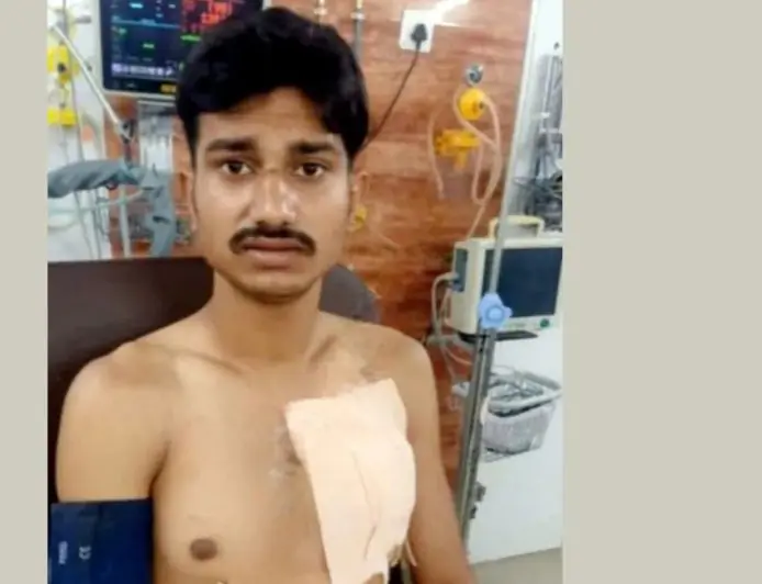 Golmuri Clash :  जमशेदपुर में सगे चाचा ने भतीजे पर किया चाकू से हमला, पुरानी रंजिश में नामदा बस्ती दहला, आरोपी गिरफ्तार