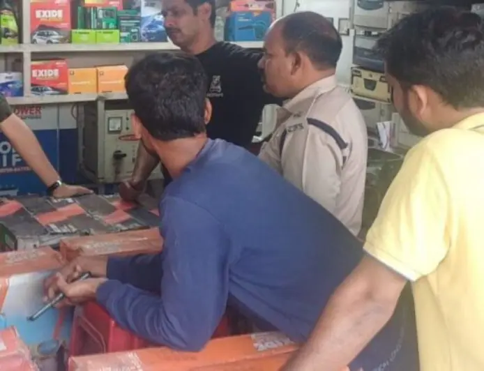 Adityapur Firing: आदित्यपुर में इलेक्ट्रॉनिक दुकान पर ताबड़तोड़ फायरिंग, दुकानदार जब थाने में थे तभी अपराधियों ने दागीं 4 गोलियां