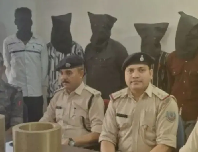 Gamharia Arrest :  गम्हारिया की अंजनेय इस्पात कंपनी में हुई बड़ी चोरी का खुलासा, 6 आरोपी गिरफ्तार