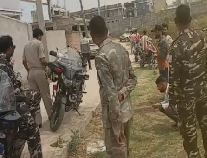 Jamtara Snatching :  जामताड़ा में ईद के दिन दुस्साहस, घर के बाहर महिला के कान से सोने के जेवर लूटे