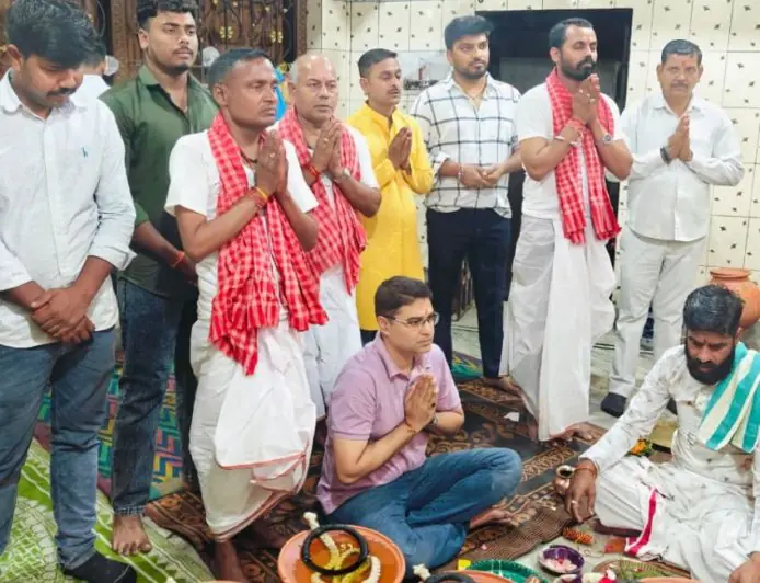 Navratri Celebration: सोनारी में 75 अखंड दीपों से जगमगाया उपकार संघ, चैत्र नवरात्रि पर उमड़ा आस्था का सैलाब