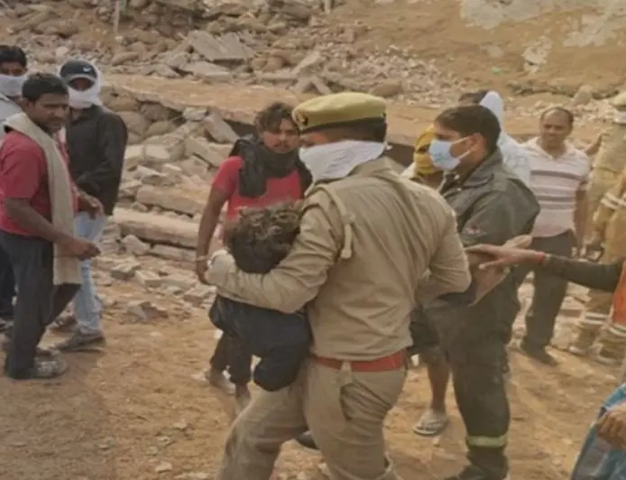 Prayagraj Blast:  प्रयागराज के कोल्ड स्टोरेज में अमोनिया गैस का महाविस्फोट, मलबे में दबे 20 मजदूर