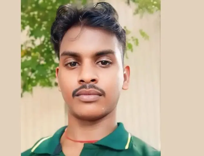 Seraikela Accident : चेन्नई से छुट्टी पर घर आए युवक की सड़क हादसे में गई जान, अनियंत्रित ट्रेलर ने बाइक को मारी टक्कर