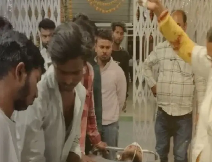 Koderma Incident: झुमरीतिलैया रामनवमी जुलूस में बड़ा हादसा, करतब दिखाते समय युवक का फटा सिर, रिम्स रेफर