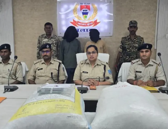 Palamu Raid: पलामू में XUV-500 से 216 किलो डोडा बरामद, यूपी के बरेली तक फैला था अफीम नेटवर्क