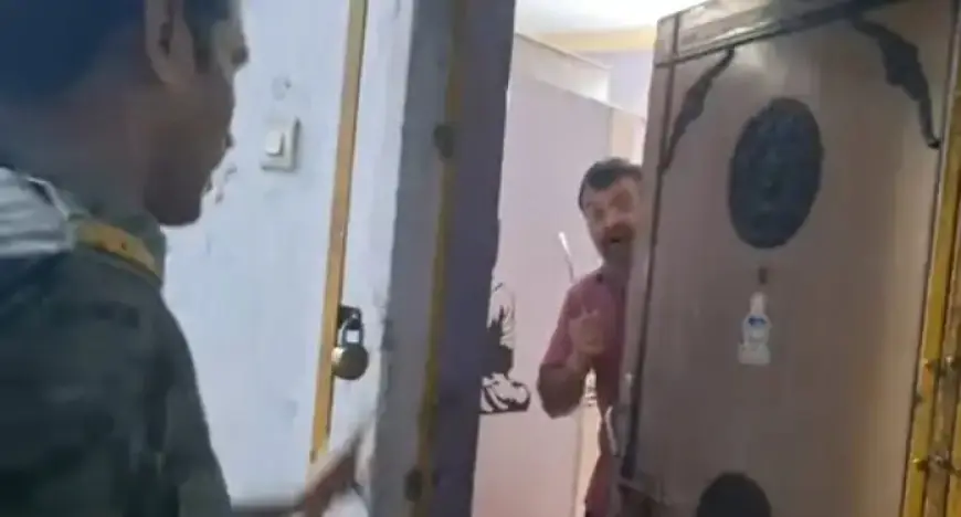 Sonari Knife Attack: सोनारी के आदर्श नगर में पड़ोसी का खूनी हमला, महिला पर चाकू से वार, पुलिस की लाठी पर भी चलाया हथियार