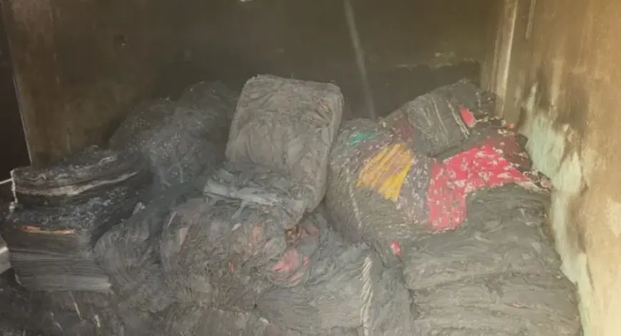 Kapali Fire : कपाली में भीषण आग: सेहरी के वक्त उठा धुआं और राख हो गए 40 लाख