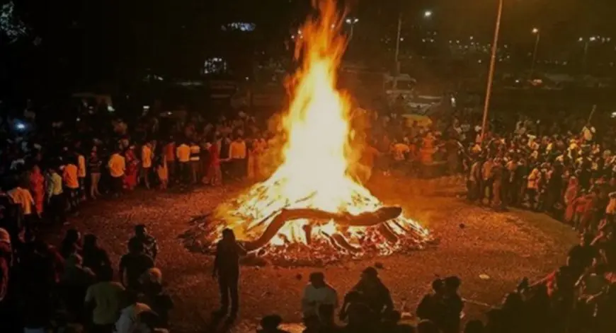 Holi-Dahan Confusion: होलिका दहन:,2 या 3 मार्च? चंद्रग्रहण ने बिगाड़ा खेल, भद्रा और सूतक के बीच जानें पूजा का सबसे सटीक मुहूर्त